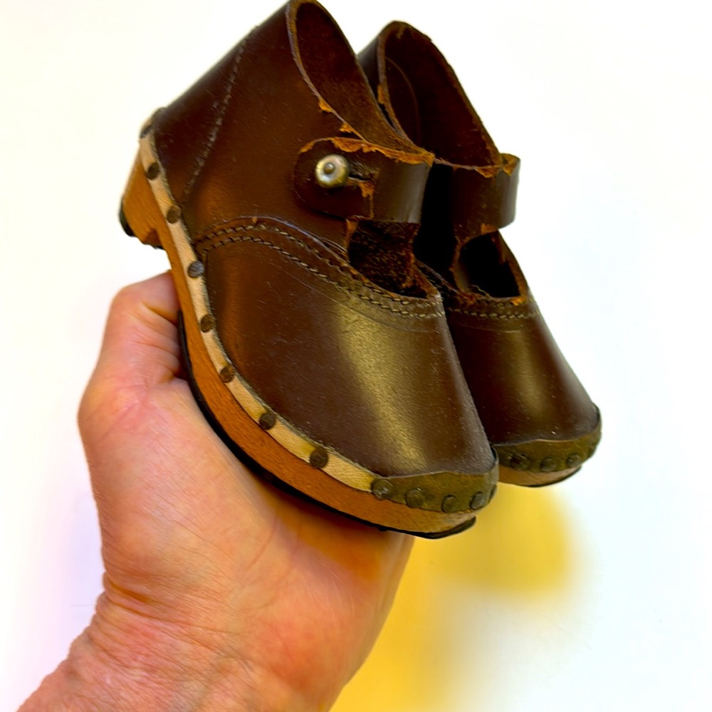 Antique 1930s Leather Wood Mother pearl button sz 3 Dutch baby clogs for display